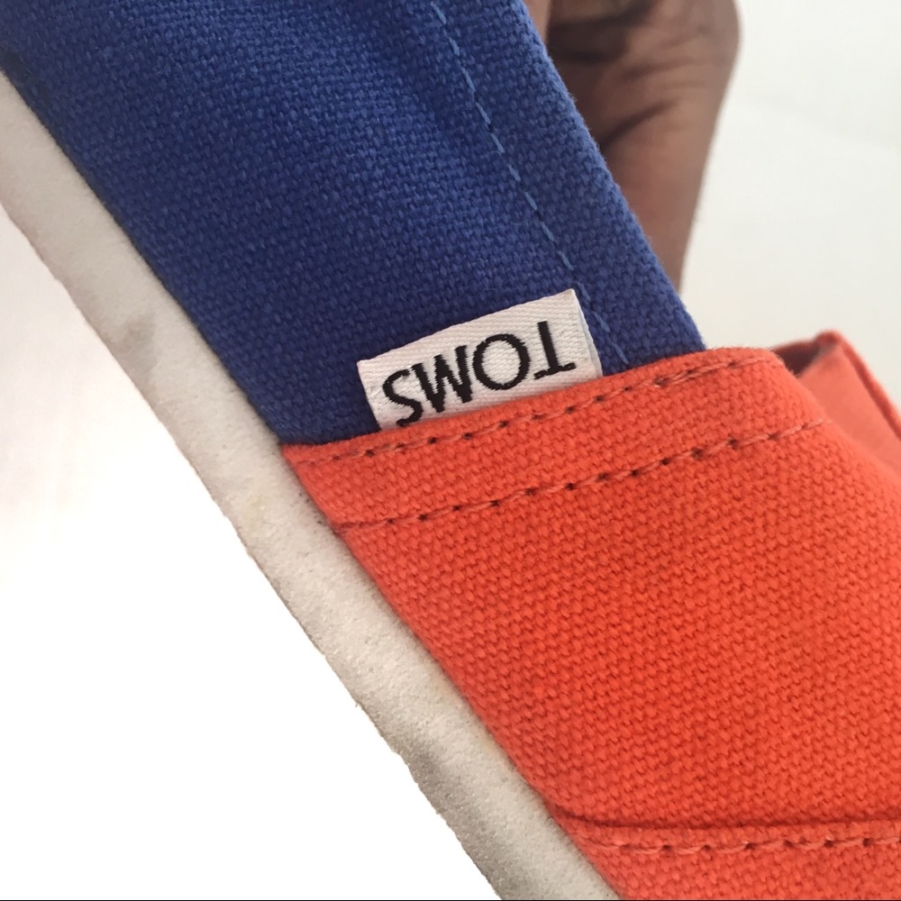 Toms Red and Blue Size 8 W - Picture 5 of 6